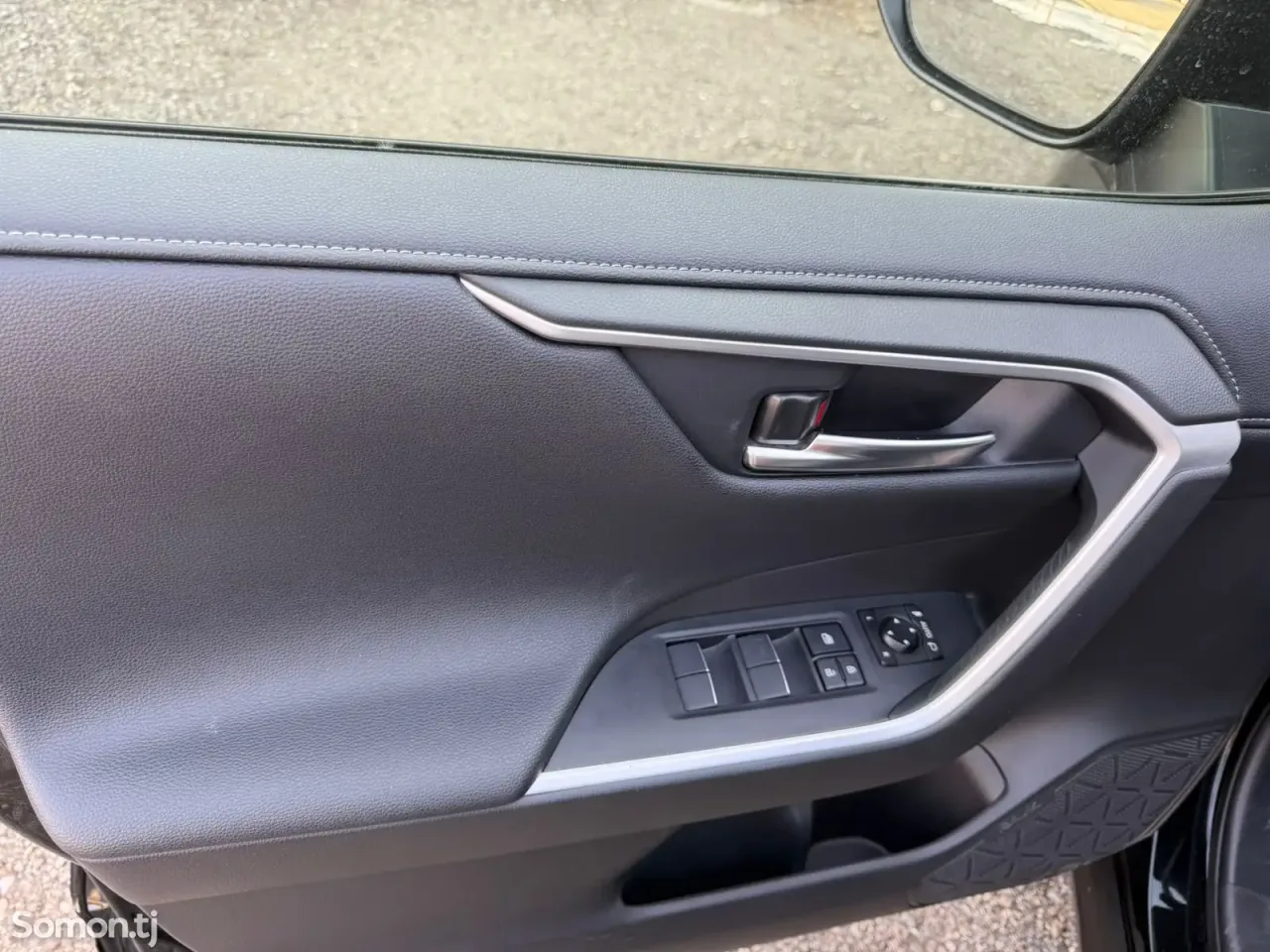 Toyota RAV 4 2021 · 2.5 AT