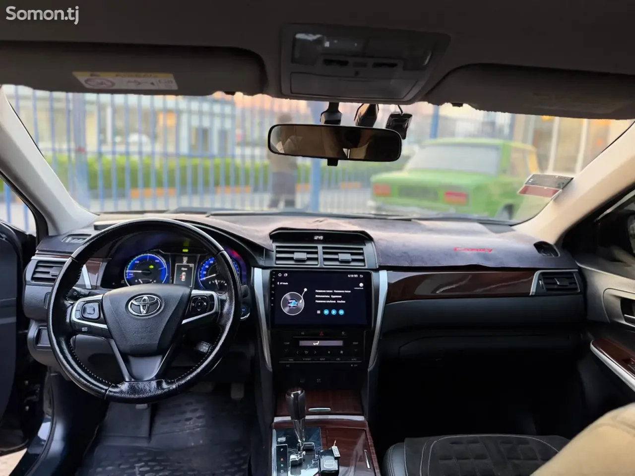 Toyota Camry 2015 · 2.5 AT