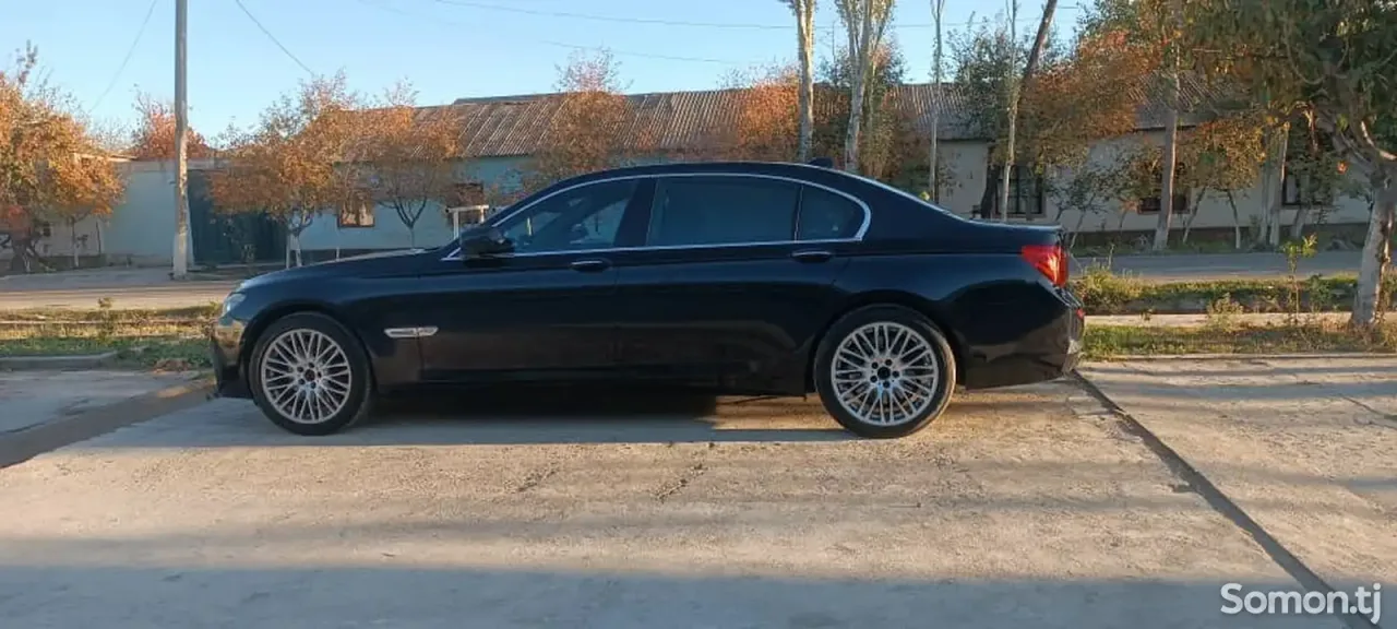 BMW 7 series 2011 · 4.4 AT