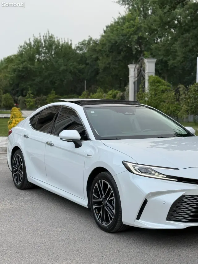 Toyota Camry 2025 · 2.5 AT