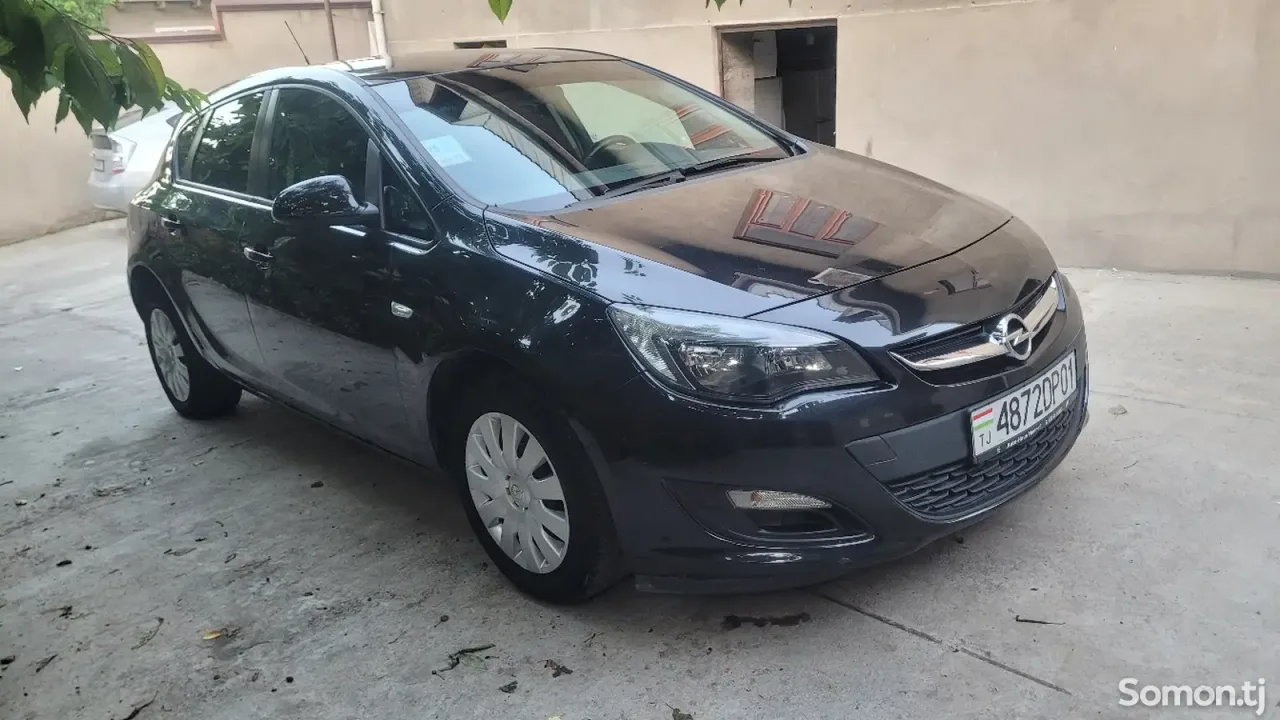 Opel Astra J 2014 · 1.4 MT
