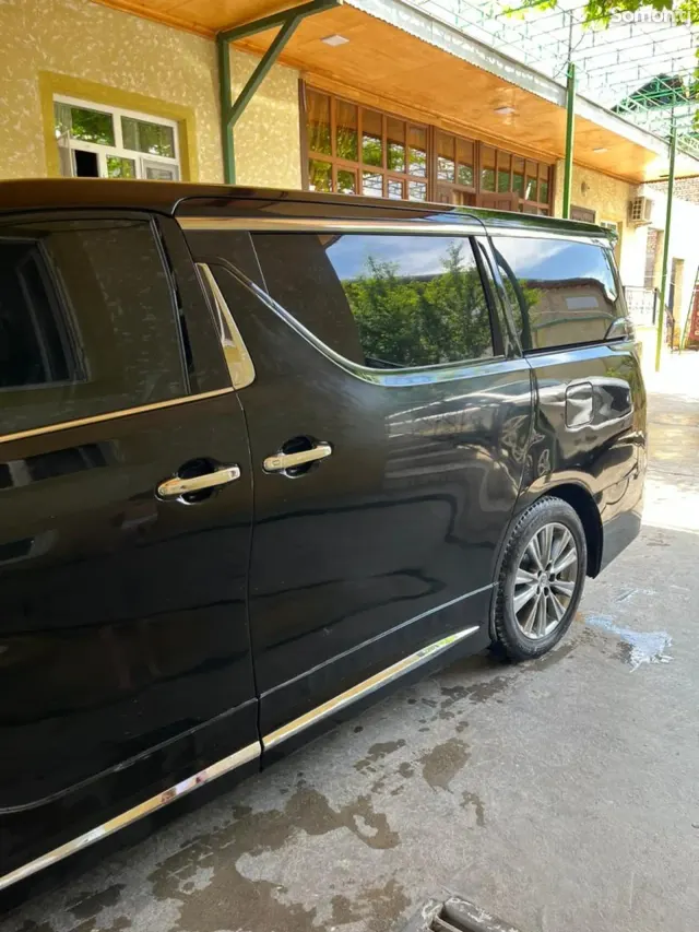 Toyota Vellfire 2018 · 3.5 AT