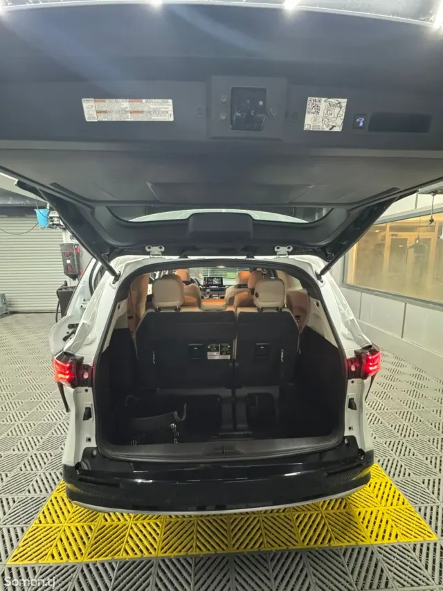 Toyota Sienna 2024 · 2.5 AT