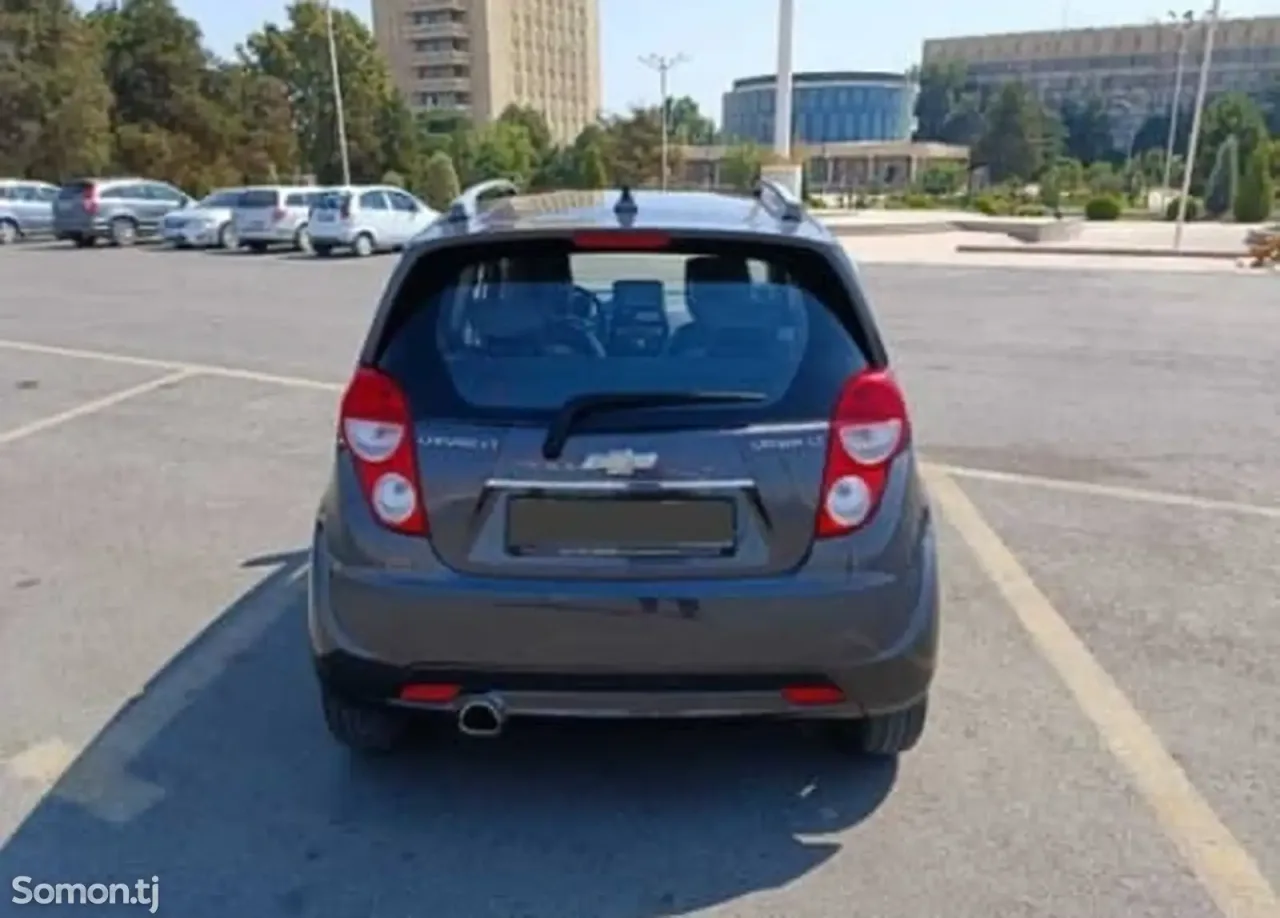Chevrolet Spark 2014 · 1.1 AT