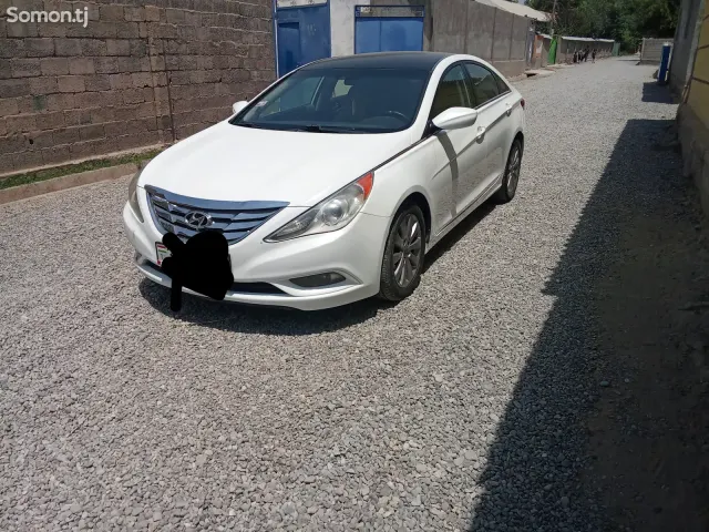 Hyundai Sonata 2011 · 2.4 AT