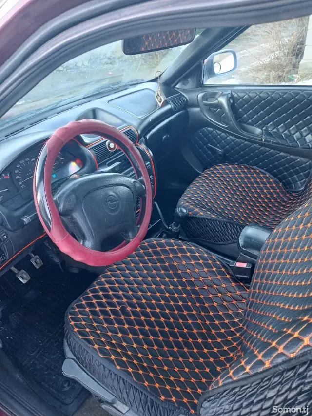 Opel Astra F 1997 · 1.6 MT