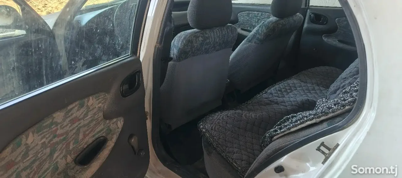 Daewoo Lanos 1997 · 1.6 MT