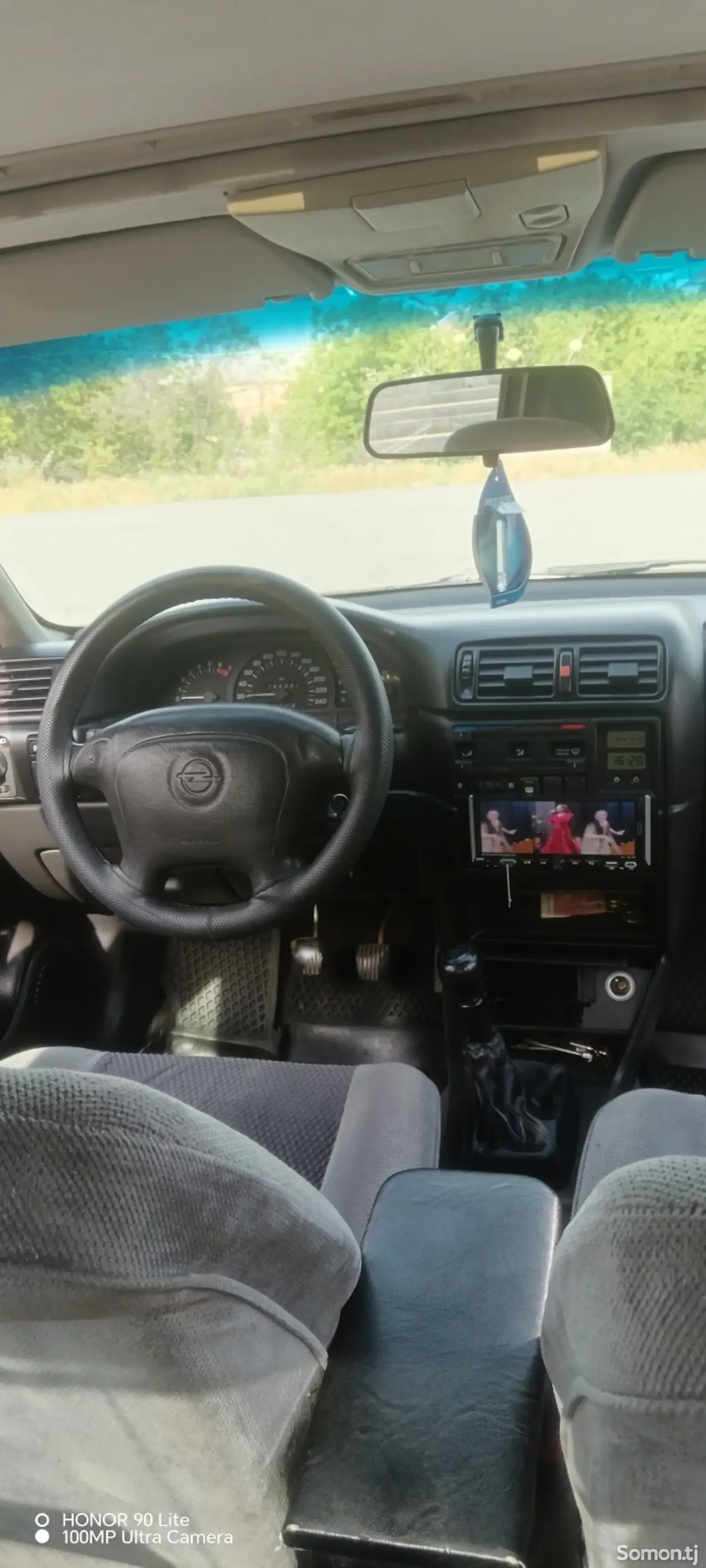 Opel Vectra A 1995 · 1.6 MT
