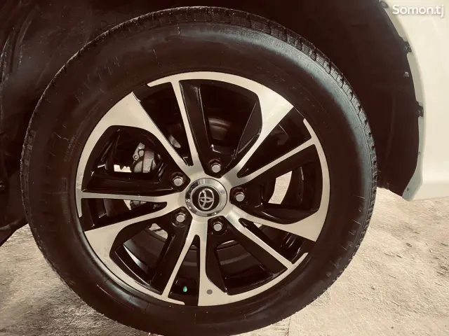 Toyota Land Cruiser 2010 · 4.0 AT