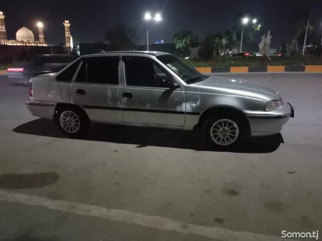 Daewoo Nexia 1994 · 1.6 MT
