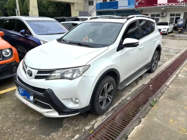 Toyota RAV 4 2015 · 2.0 AT