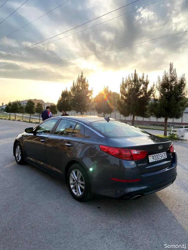 Kia Optima 2015 · 2.4 AT