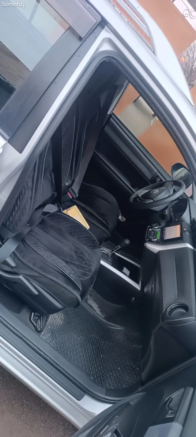 Toyota Corolla 2015 · 1.5 AT