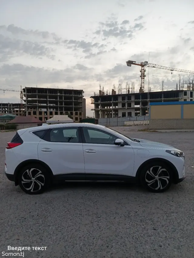 Hongqi E-HS3 2019 · 3.2 AT