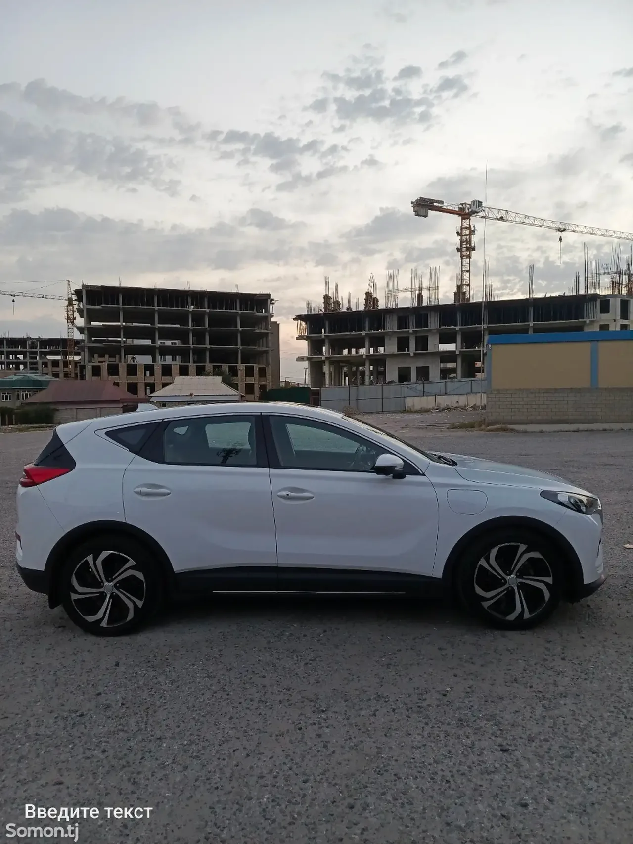 Hongqi E-HS3 2019 · 3.2 AT