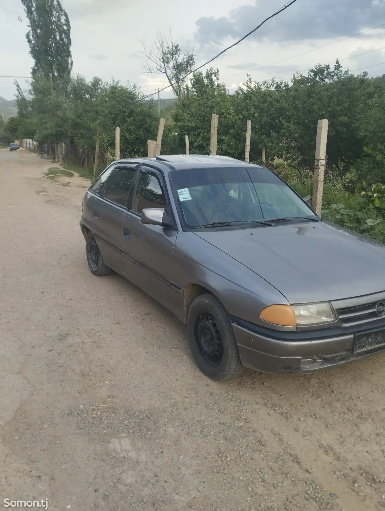 Opel Astra F 1993 · 1.6 MT