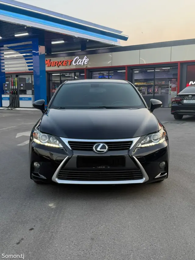 Lexus CT series 2015 · 1.8 CVT