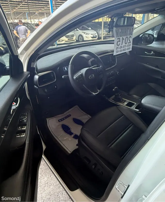 Kia Sorento 2015 · 2.0 AT