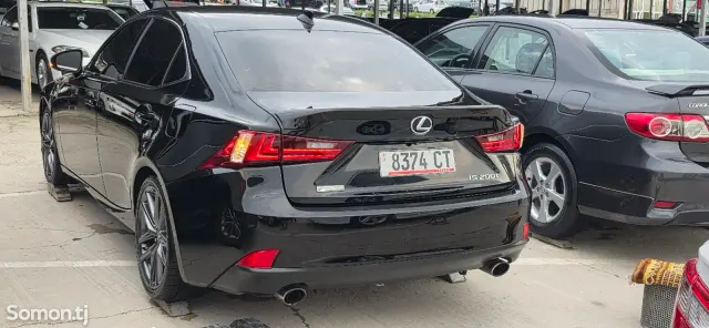 Lexus IS series 2016 · 2.0 AT