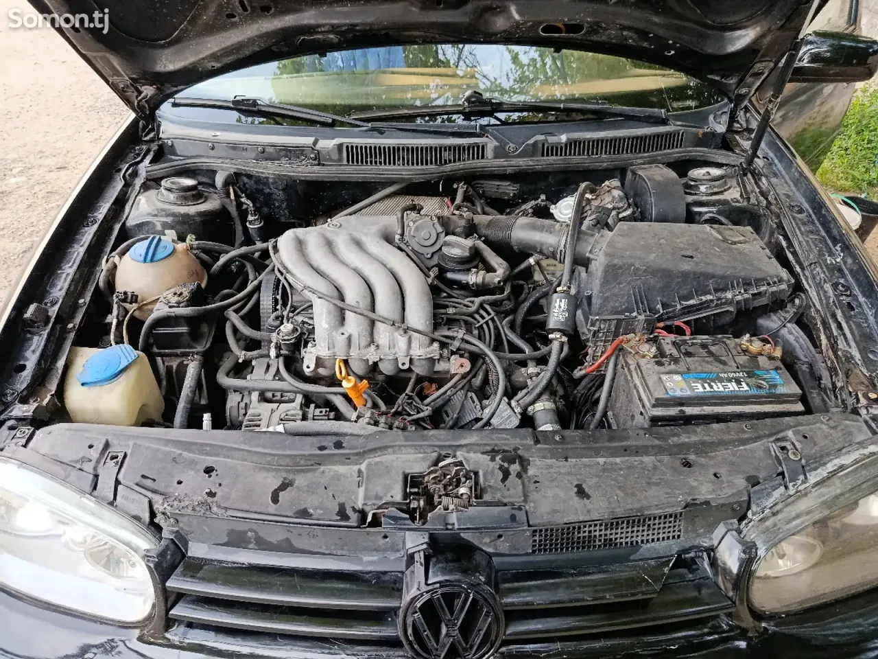 Volkswagen Golf 1999 · 1.6 AT