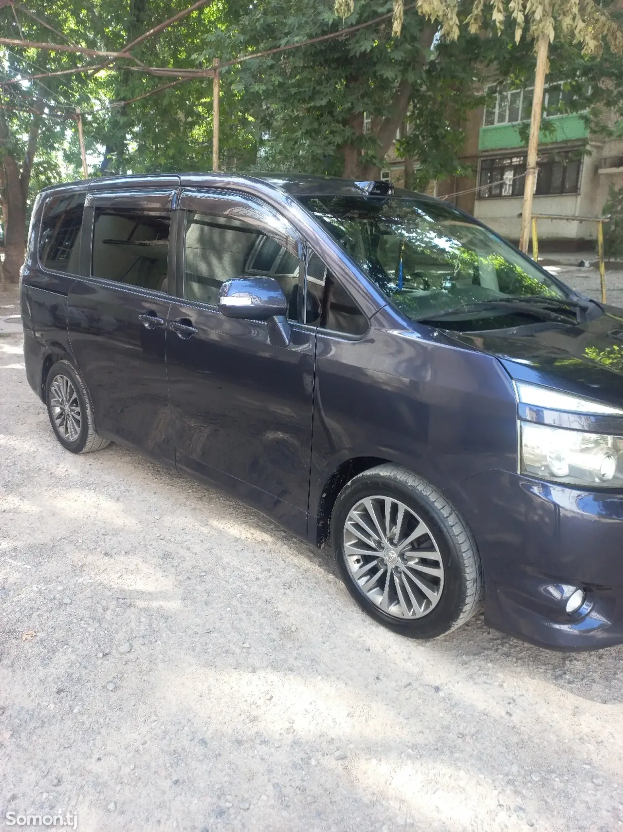 Toyota Voxy 2008 · 2.0 AT