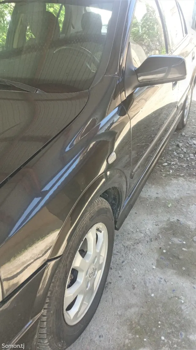 Opel Astra G 2001 · 1.6 MT