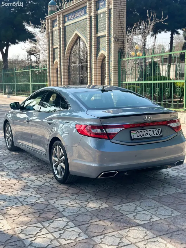 Hyundai Grandeur 2016 · 3.0 AT