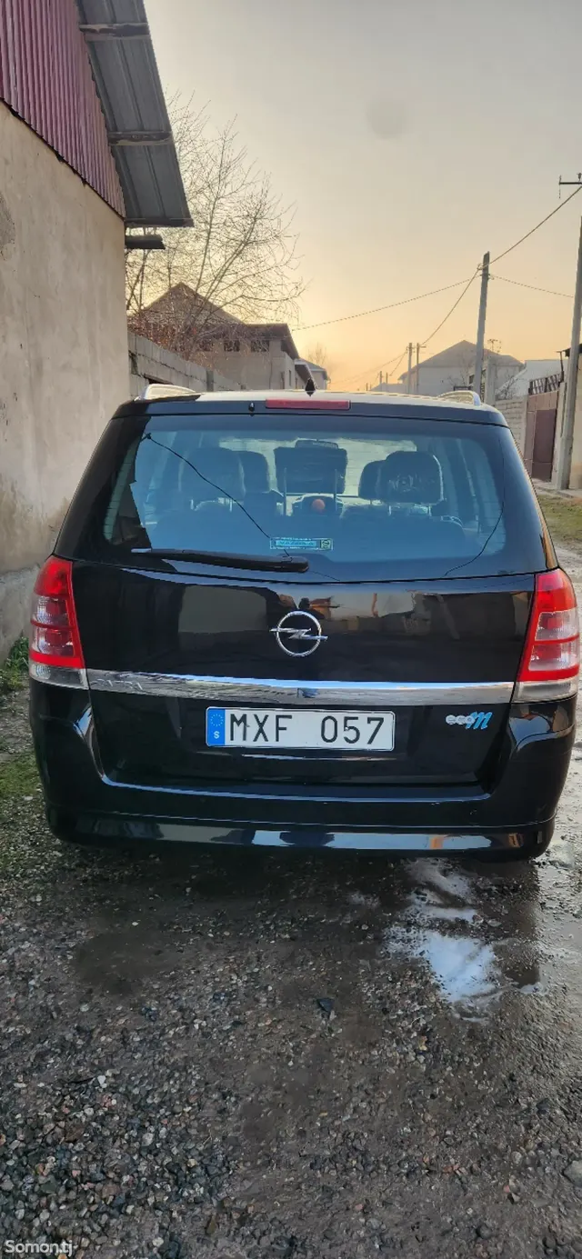 Opel Zafira 2009 · 1.6 MT