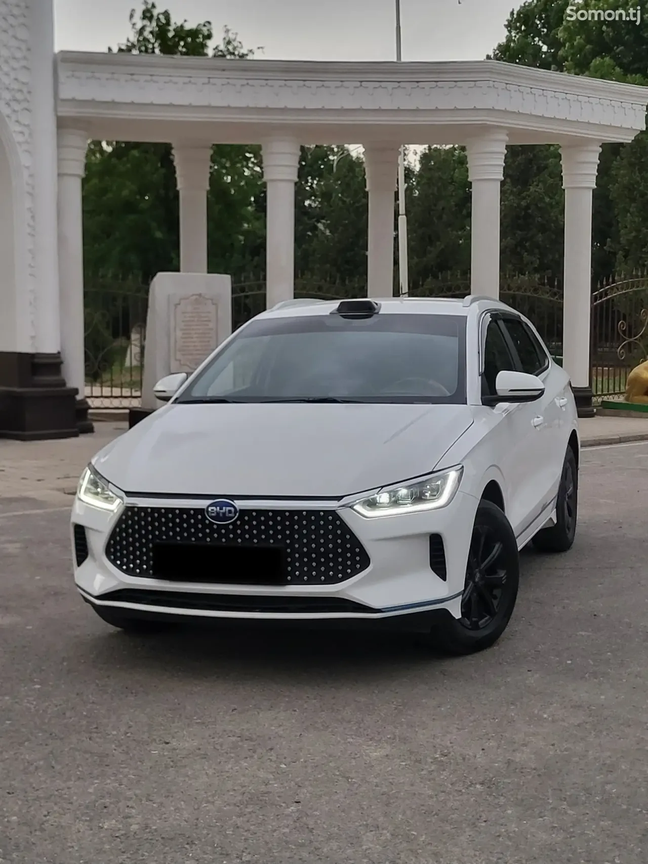 BYD E2 2022 · AT