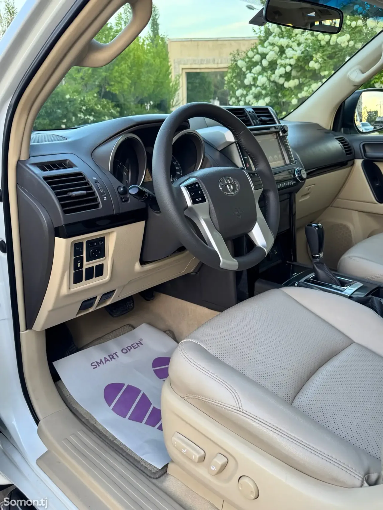 Toyota Land Cruiser Prado 2017 · 4.0 AT