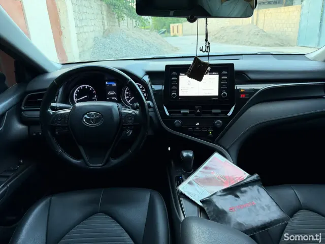 Toyota Camry 2021 · 2.5 AT