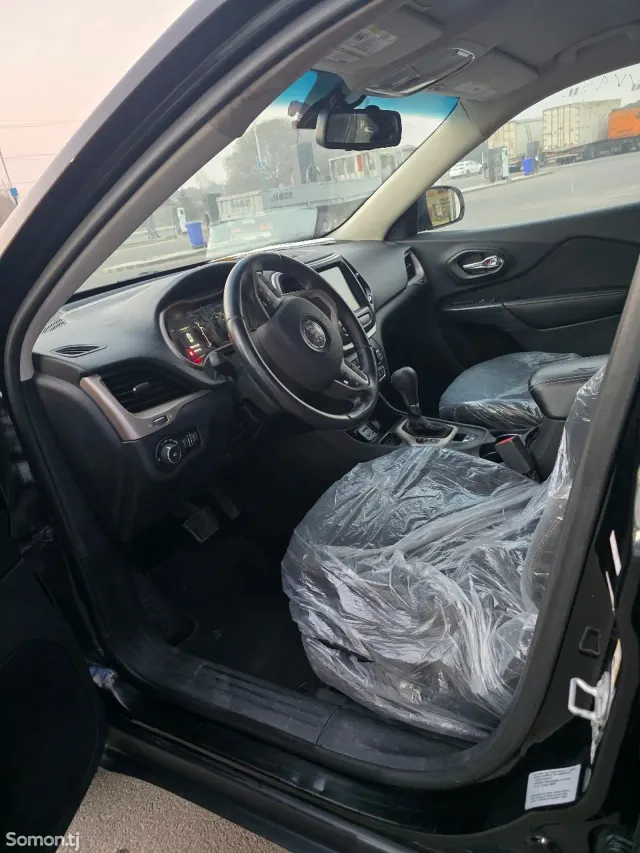 Jeep Cherokee 2017 · 3.0 AT