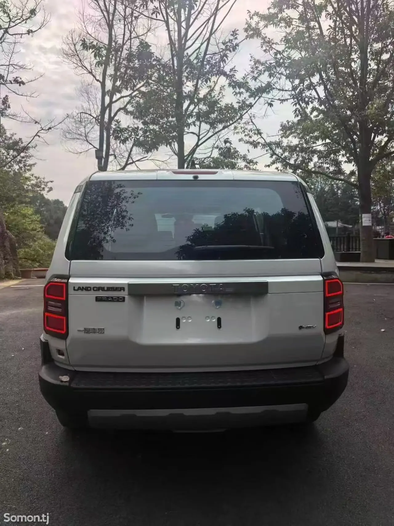 Toyota Land Cruiser Prado 2025 · 2.5 AT