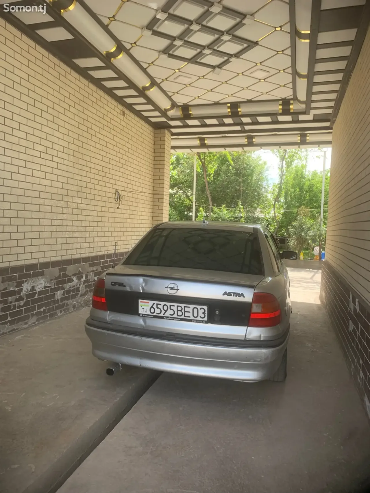 Opel Astra F 1992 · 1.6 MT