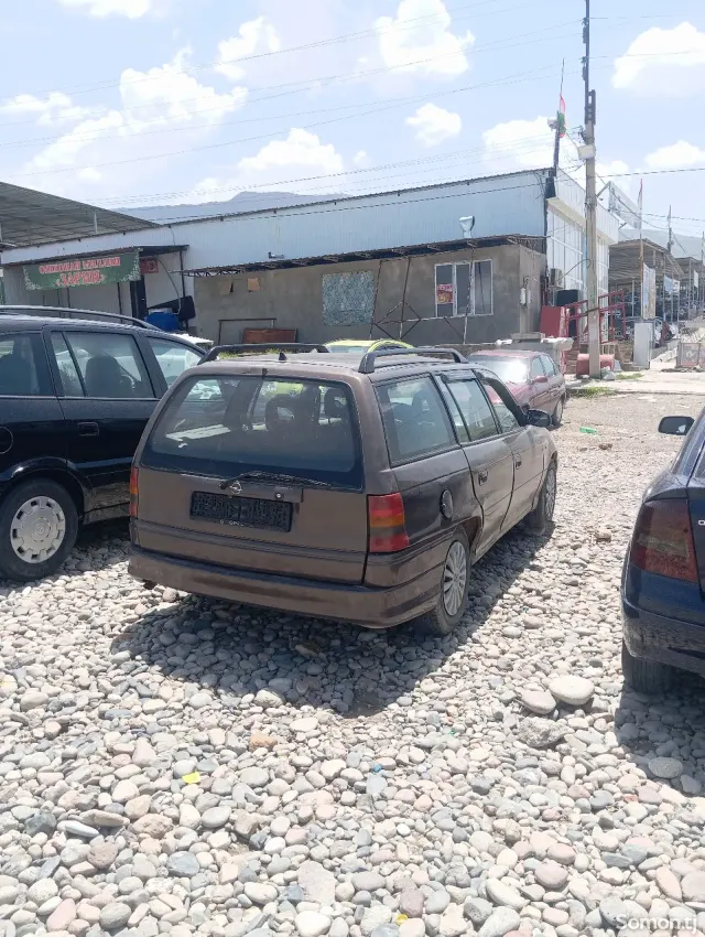 Opel Astra K 1997 · 1.6 MT