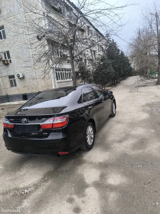Toyota Camry 2015 · 2.0 AT