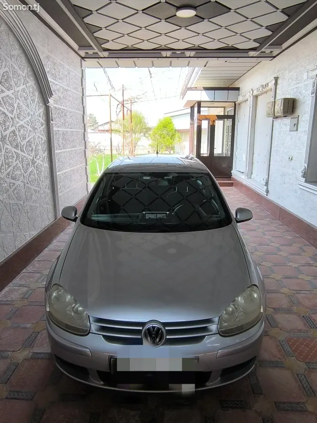Volkswagen Golf 2007 · 1.6 MT