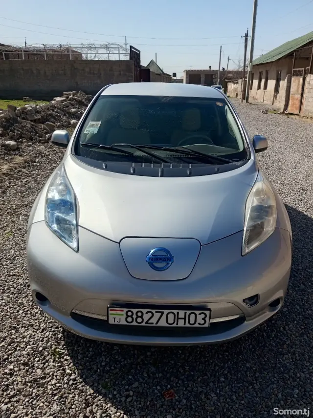 Nissan Leaf 2011 · AMT