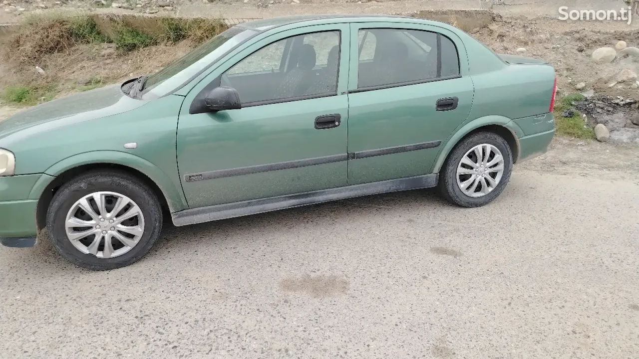Opel Astra G 1999 · 1.6 MT