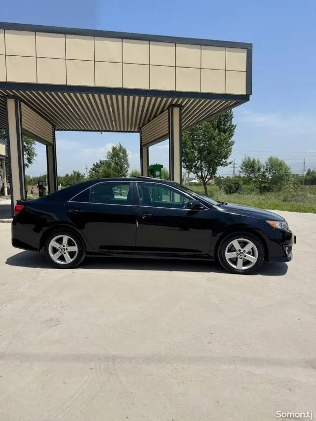 Toyota Camry 2012 · 3.5 AT