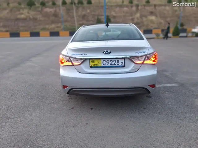 Hyundai Sonata 2014 · 2.0 AT