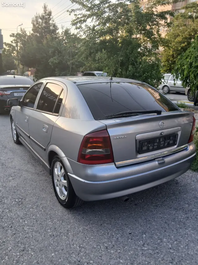 Opel Astra G 2004 · 1.6 MT