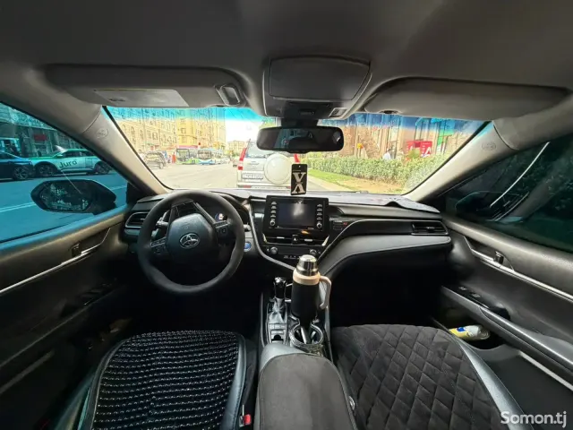 Toyota Camry 2021 · 2.5 AT