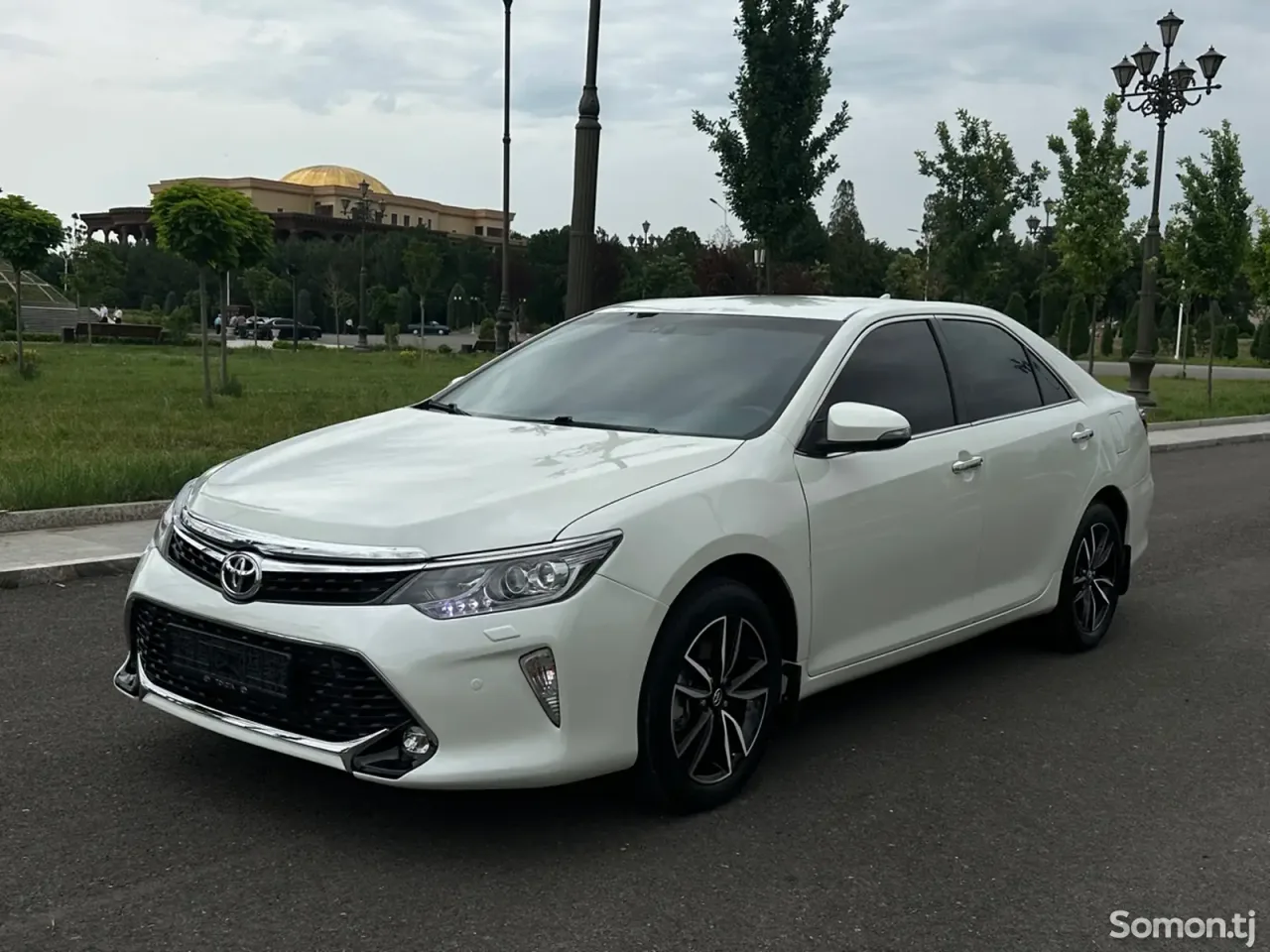 Toyota Camry 2017 · 2.5 AT