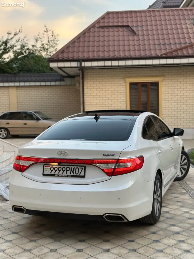 Hyundai Grandeur 2015 · 2.4 AT