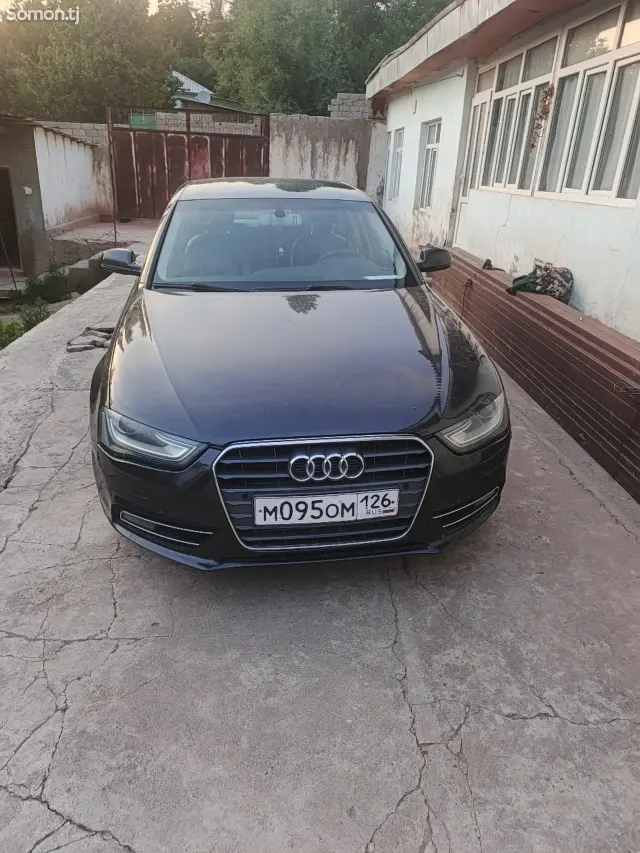 Audi A4 2013 · 1.8 AT