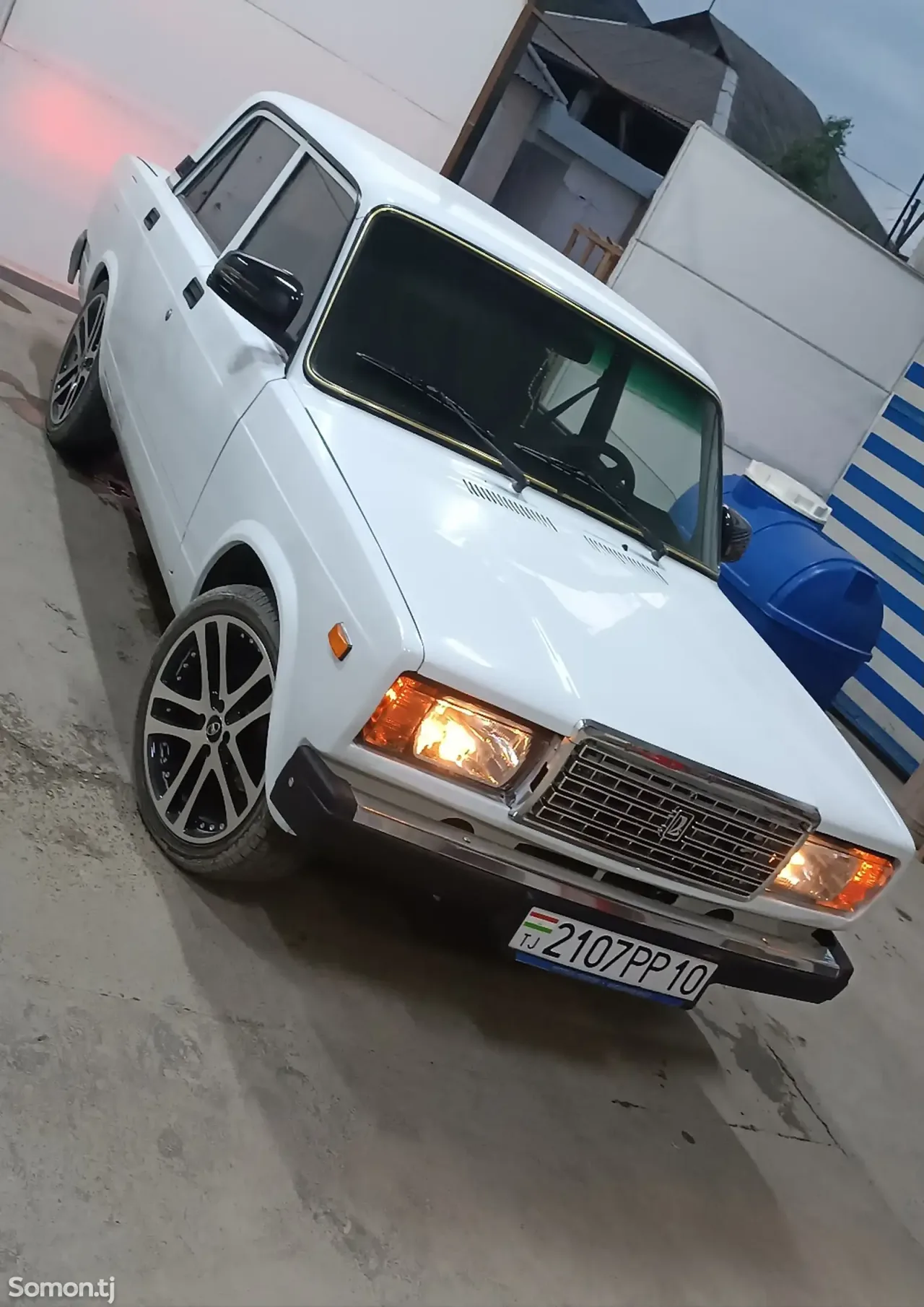 Lada (ВАЗ) 2107 2011 · 1.6 MT