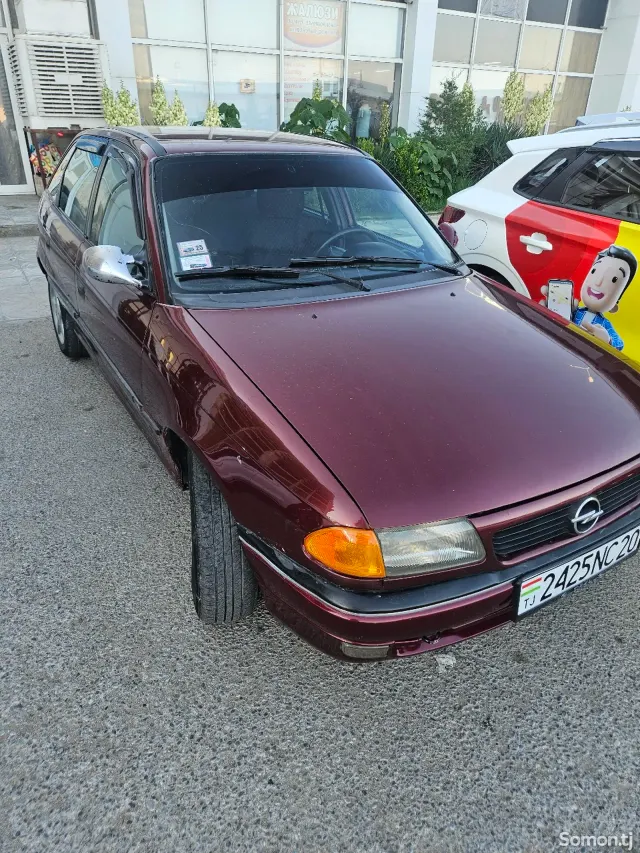 Opel Astra F 1997 · 1.6 AT