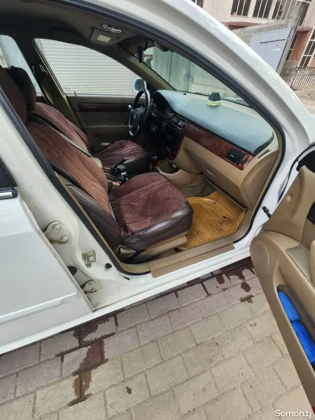Daewoo Lacetti 2004 · 1.6 AT