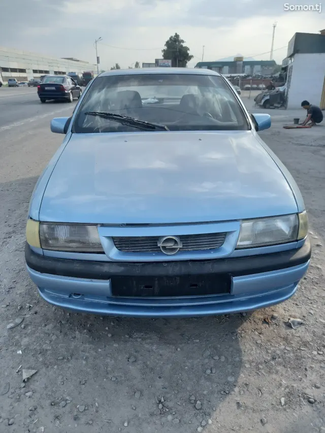 Opel Vectra A 1994 · 1.6 MT